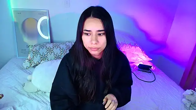 AmyOlimpo online show from 8, 4, 2026