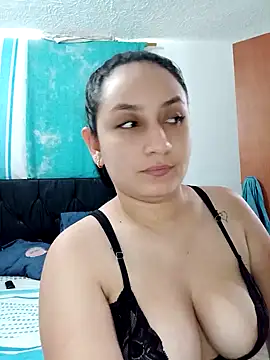 Snapshot of Angeelus2 chatting on 8, 12, 2024 Angeelus2 online show from 8, 12, 2024