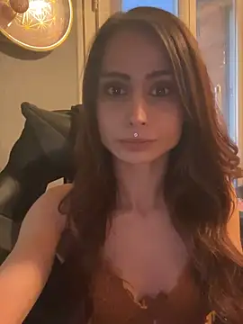 LaPetitechienne1 online show from 15, 1, 2025