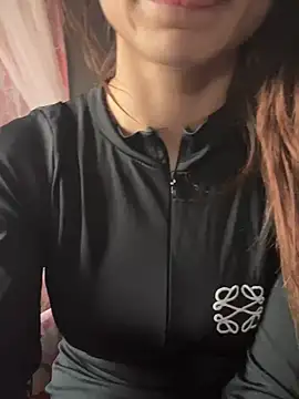 LaPetitechienne1 online show from 14, 3, 2025