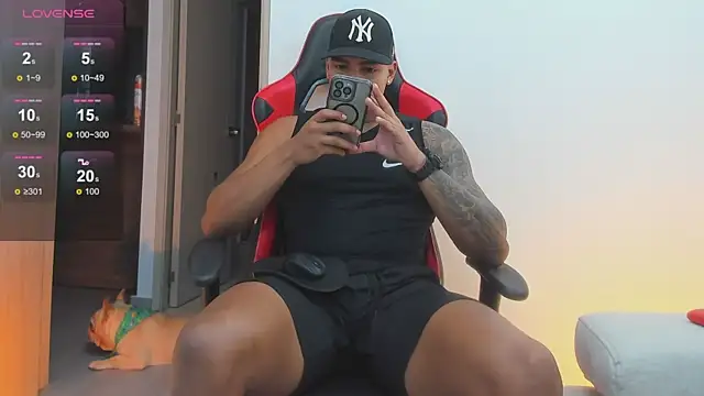 Snapshot of christiansex01 chatting on 8, 1, 2026 christiansex01 online show from 8, 1, 2026