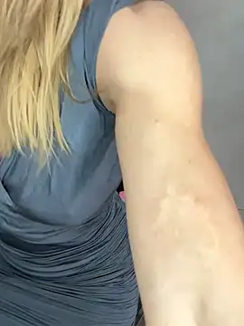 Snapshot of Milf_Tea chatting on 24, 2, 2025 Milf Tea online show from 24, 2, 2025