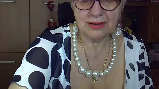 SweetCherry27 online show from 1, 12, 2025