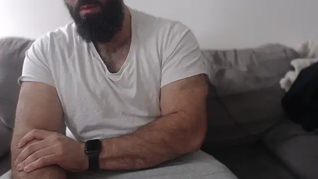 Snapshot of hugemachohandsome chatting on 16, 6, 2026 hugemachohandsome online show from 16, 6, 2026