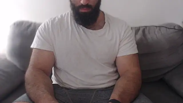 Snapshot of hugemachohandsome chatting on 22, 6, 2026 hugemachohandsome online show from 22, 6, 2026