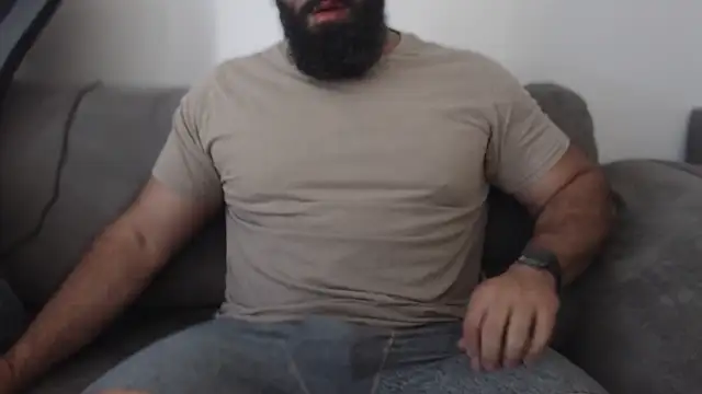 Snapshot of hugemachohandsome chatting on 30, 6, 2026 hugemachohandsome online show from 30, 6, 2026