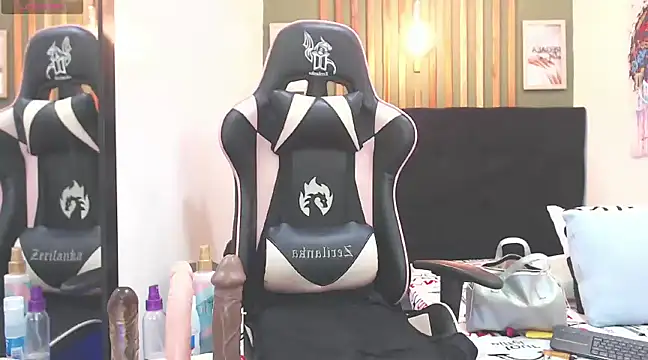 Snapshot of RebeccaSexx chatting on 11, 2, 2025 RebeccaSexx online show from 11, 2, 2025