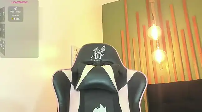 Snapshot of RebeccaSexx chatting on 9, 3, 2025 RebeccaSexx online show from 9, 3, 2025