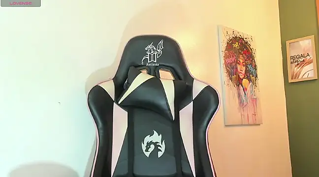 Snapshot of RebeccaSexx chatting on 10, 3, 2025 RebeccaSexx online show from 10, 3, 2025