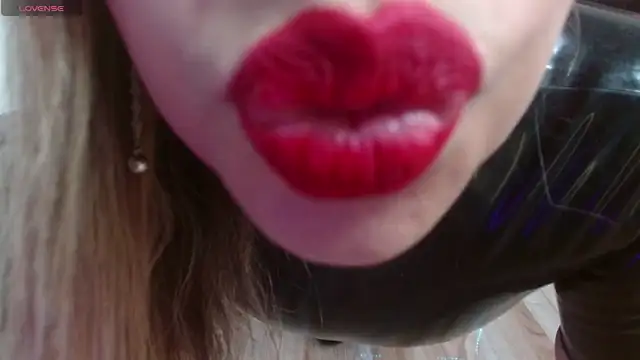 LatexDevil Blondie online show from 9, 12, 2024