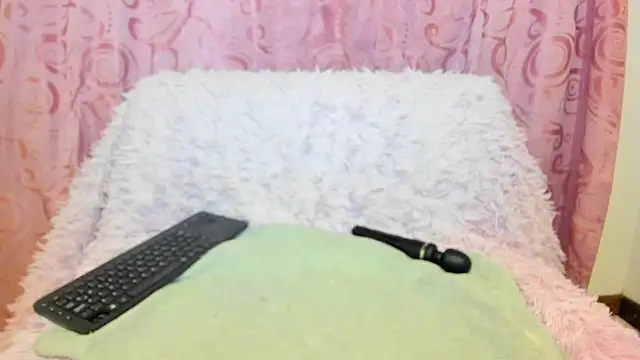 Snapshot of iisabella_gonzalez chatting on 6, 10, 2025 iisabella gonzalez online show from 6, 10, 2025