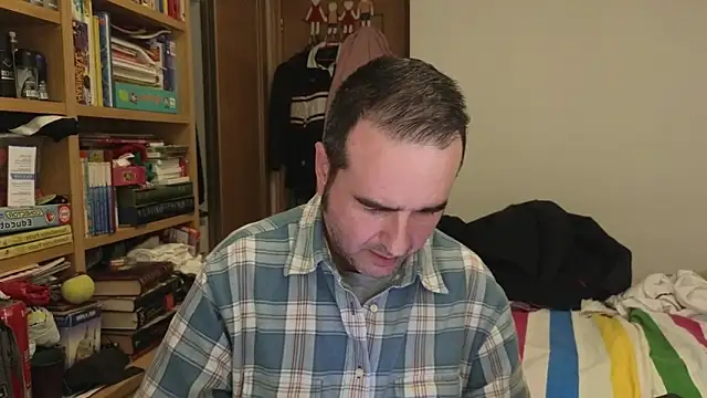 curiosillo83 online show from 15, 4, 2026