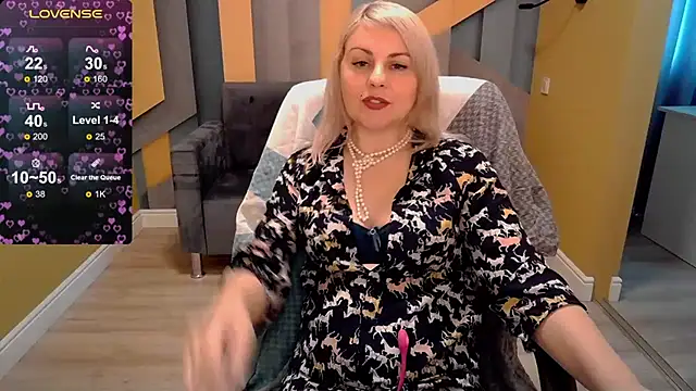 Candy Long online show from 4, 3, 2025