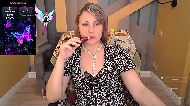 Candy Long online show from 20, 10, 2025