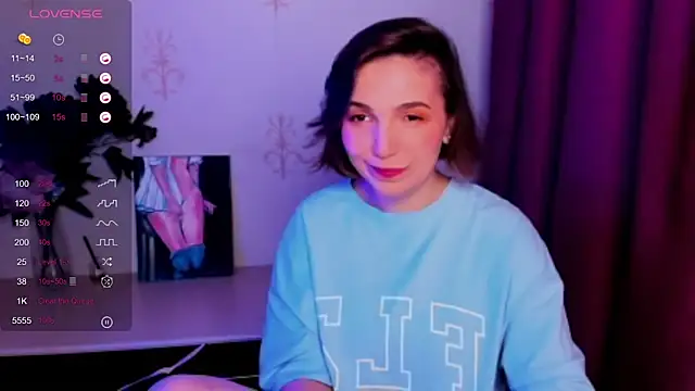 KindHazelHere  online show from 23, 10, 2025