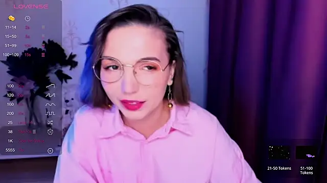 KindHazelHere  online show from 7, 11, 2025