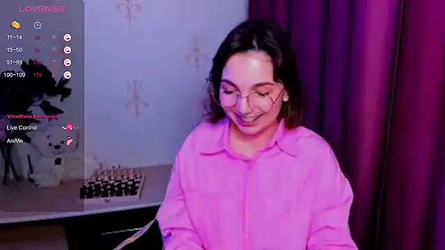 KindHazelHere  online show from 30, 11, 2025