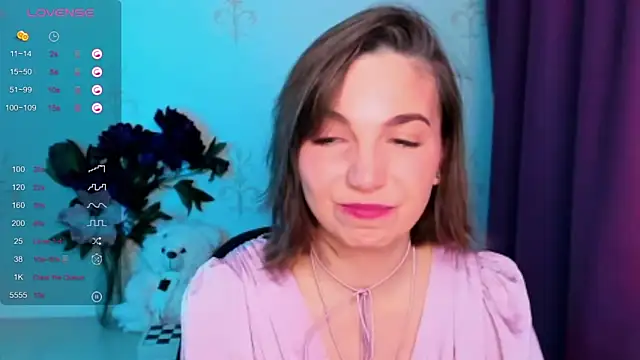 KindHazelHere  online show from 18, 1, 2026