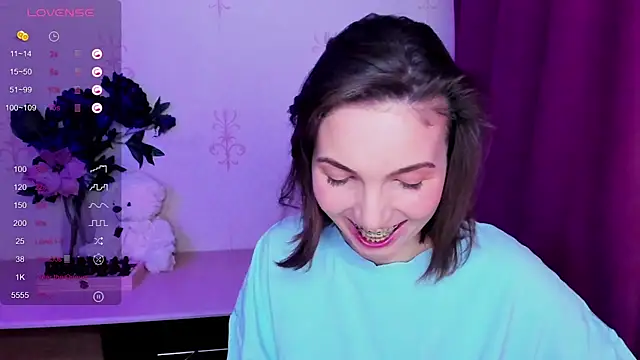 KindHazelHere  online show from 5, 3, 2026