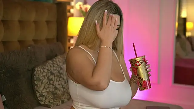 SophieBoobsX online show from 15, 11, 2025