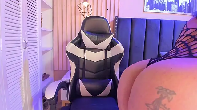 ashlye miller  online show from 11, 2, 2026