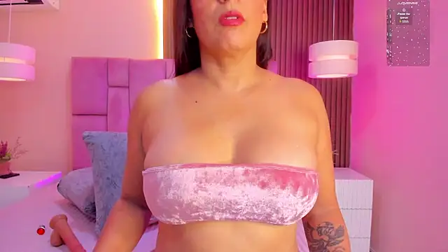 Snapshot of ashlye_miller_ chatting on 28, 4, 2026 ashlye miller online show from 28, 4, 2026