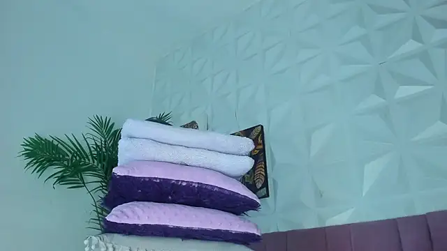 Snapshot of Hellen_Sky chatting on 2, 2, 2026 Hellen Sky online show from 2, 2, 2026