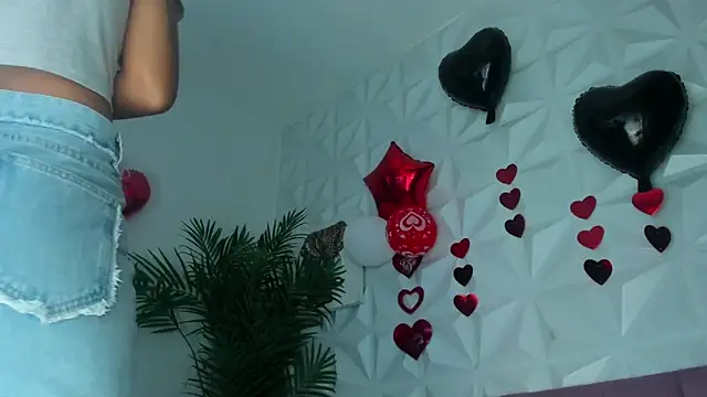 Snapshot of Hellen_Sky chatting on 3, 3, 2026 Hellen Sky online show from 3, 3, 2026