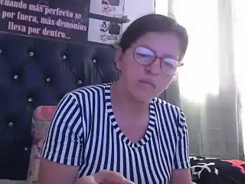 jellyfishhot online show from 1, 3, 2025