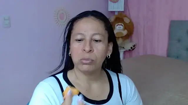 mature martina online show from 13, 10, 2025