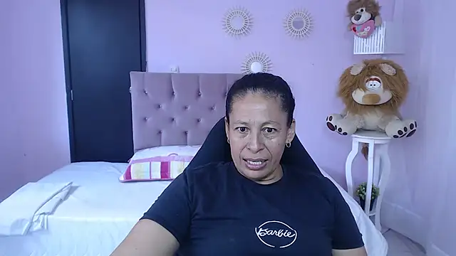 mature martina online show from 6, 2, 2026