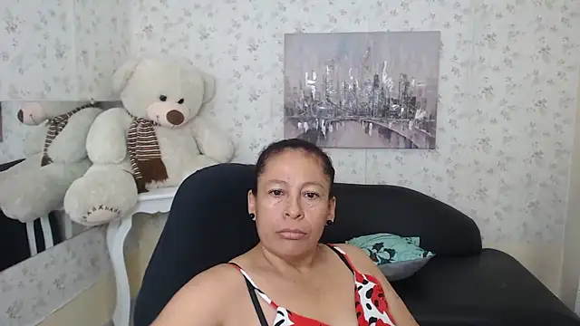 mature martina online show from 17, 4, 2026