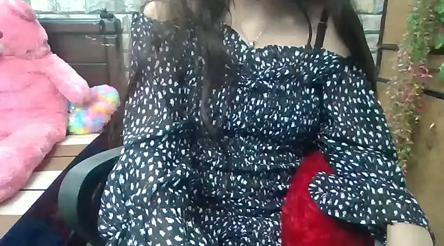 Sexy iknoor online show from 18, 1, 2025