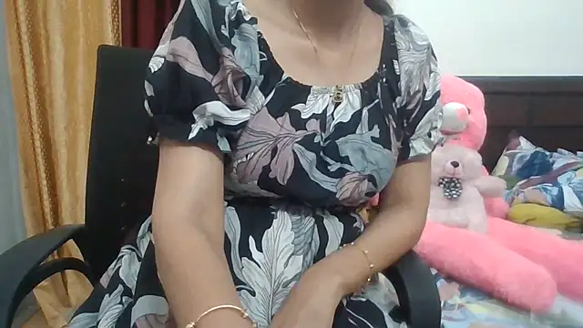 Snapshot of Sexy_iknoor chatting on 7, 7, 2026 Sexy iknoor online show from 7, 7, 2026