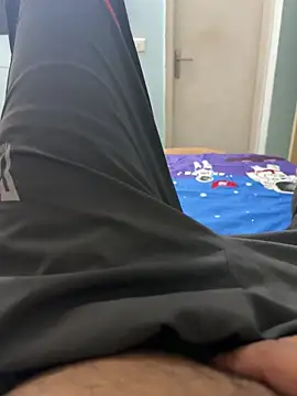 Snapshot of yourheroforfun chatting on 27, 10, 2025 yourheroforfun online show from 27, 10, 2025