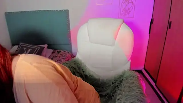 damn that booty online show from 20, 11, 2025