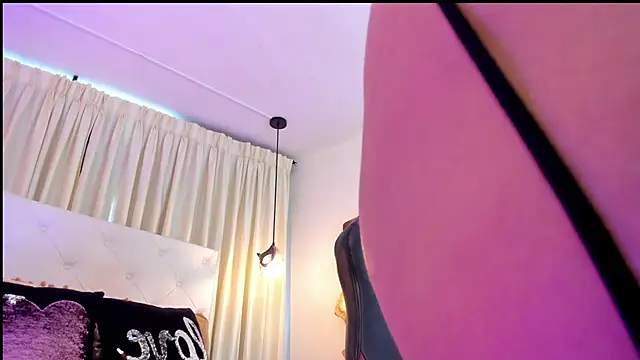 Snapshot of BonnieBad01 chatting on 18, 11, 2025 BonnieBad01 online show from 18, 11, 2025