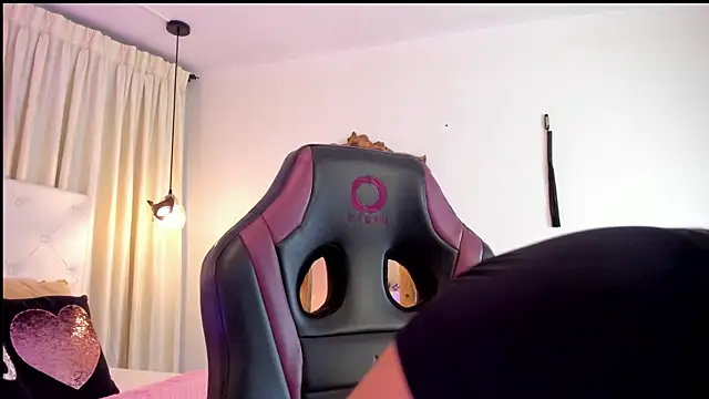 Snapshot of BonnieBad01 chatting on 23, 11, 2025 BonnieBad01 online show from 23, 11, 2025