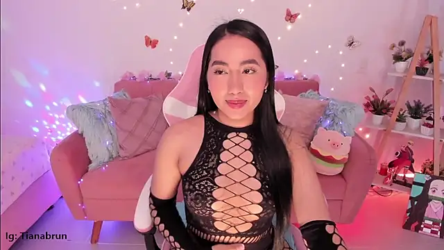 Zara uwu  online show from 14, 9, 2025