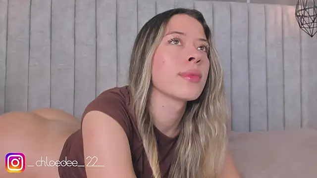 Snapshot of chloe_d chatting on 15, 2, 2025 chloe d online show from 15, 2, 2025