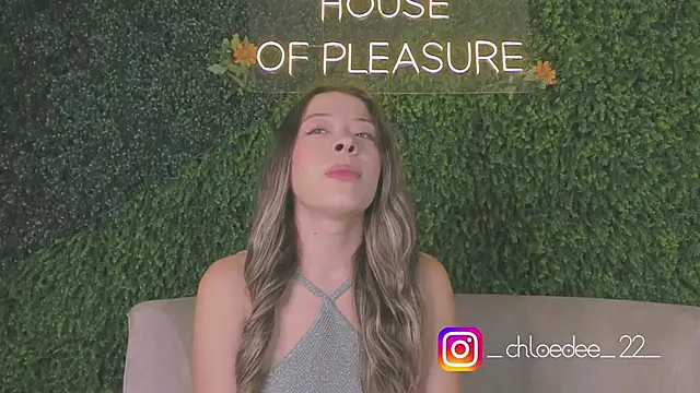 Snapshot of chloe_d chatting on 6, 10, 2025 chloe d online show from 6, 10, 2025