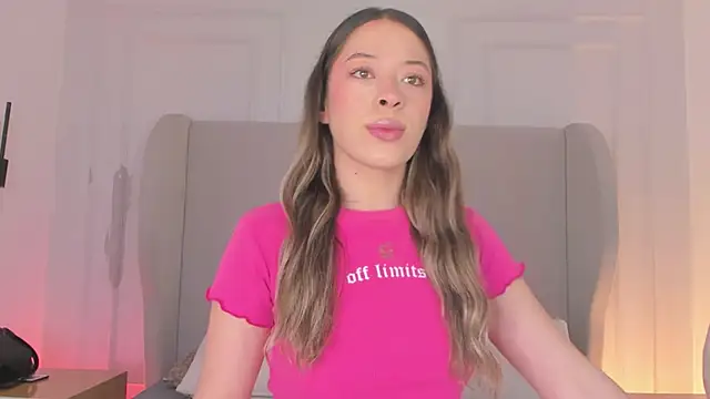 Snapshot of chloe_d chatting on 22, 12, 2025 chloe d online show from 22, 12, 2025