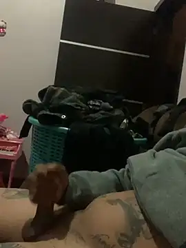 Snapshot of giovzaev chatting on 8, 12, 2024 giovzaev online show from 8, 12, 2024