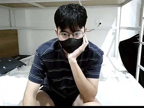 Gwencloudy online show from 8, 11, 2025