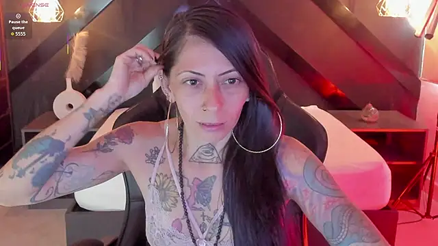 Snapshot of dark_gotica chatting on 5, 2, 2026 dark gotica online show from 5, 2, 2026