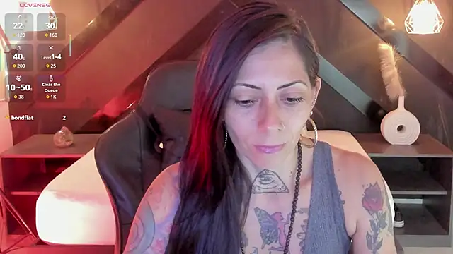 Snapshot of dark_gotica chatting on 6, 2, 2026 dark gotica online show from 6, 2, 2026