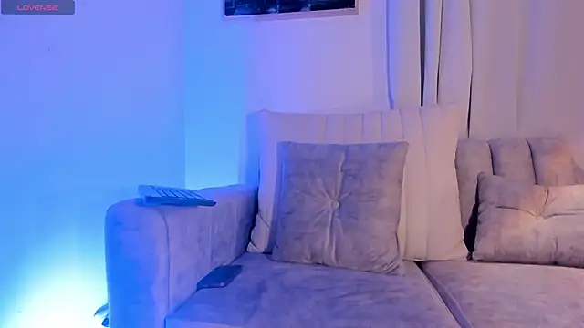 HannahDavis  online show from 14, 2, 2025