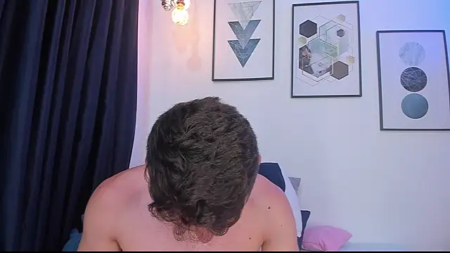 Snapshot of Juan_Castano chatting on 4, 1, 2025 Juan Castano online show from 4, 1, 2025