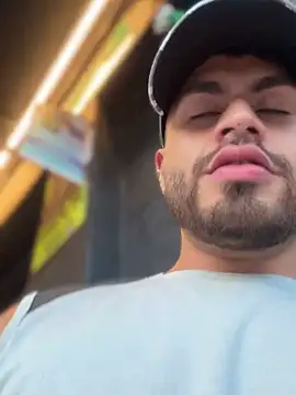 Snapshot of Juan_Castano chatting on 19, 1, 2025 Juan Castano online show from 19, 1, 2025