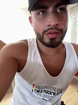 Snapshot of Juan_Castano chatting on 28, 1, 2025 Juan Castano online show from 28, 1, 2025